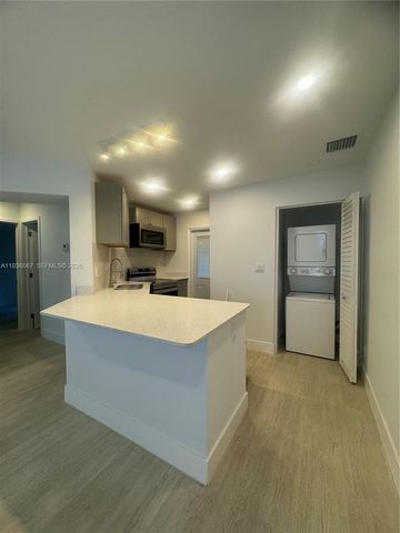 111 NW 7th Avenue, Dania Beach, FL 33004