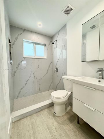 111 NW 7th Avenue, Dania Beach, FL 33004