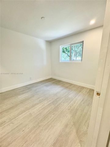 111 NW 7th Avenue, Dania Beach, FL 33004