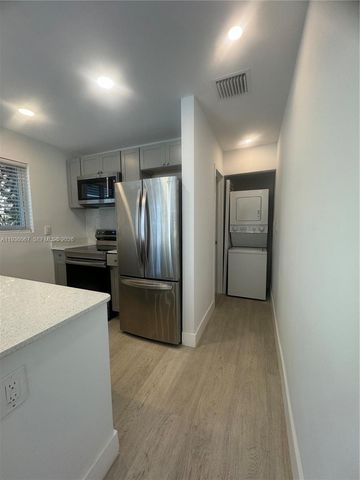 111 NW 7th Avenue, Dania Beach, FL 33004