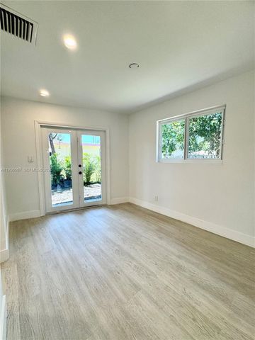 111 NW 7th Avenue, Dania Beach, FL 33004
