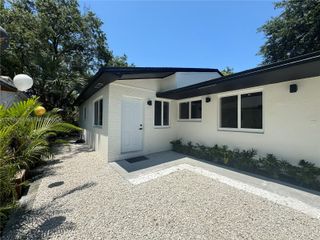 111 NW 7th Avenue, Dania Beach, FL 33004
