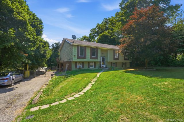 4 Riverside Drive, Pine Bush, NY 12566