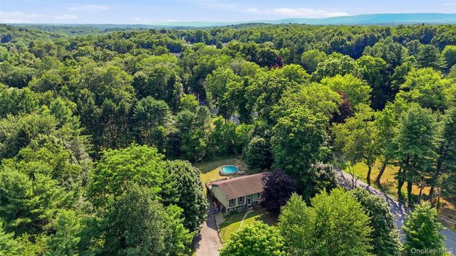 4 Riverside Drive, Pine Bush, NY 12566