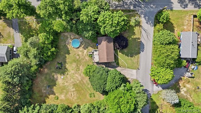 4 Riverside Drive, Pine Bush, NY 12566