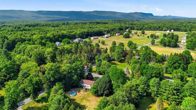 4 Riverside Drive, Pine Bush, NY 12566