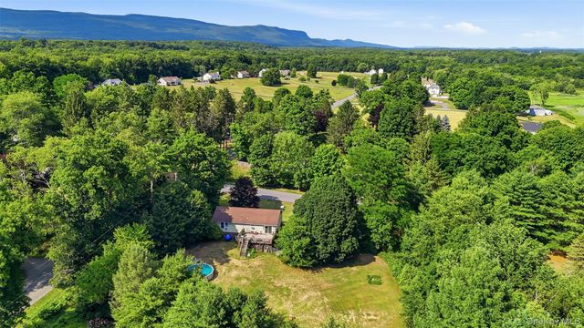 4 Riverside Drive, Pine Bush, NY 12566