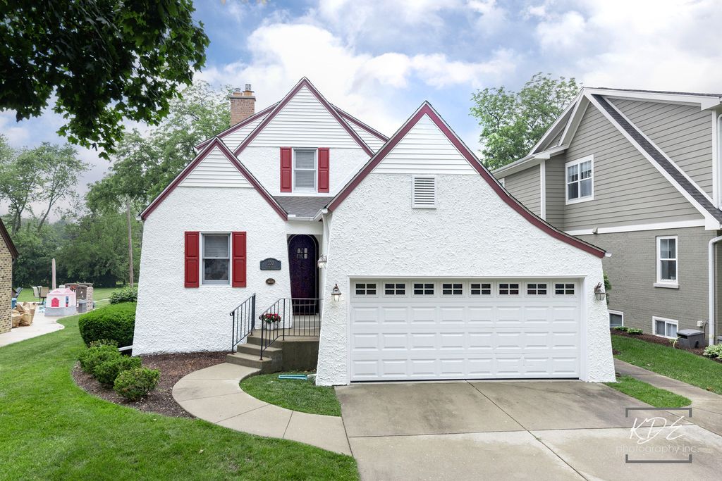 330 S Maple Street, Itasca, IL 60143