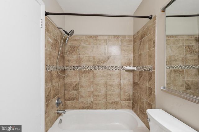 175 MONROE CT, Holland, PA 18966