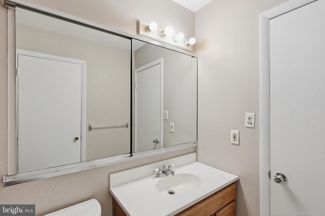 175 MONROE CT, Holland, PA 18966