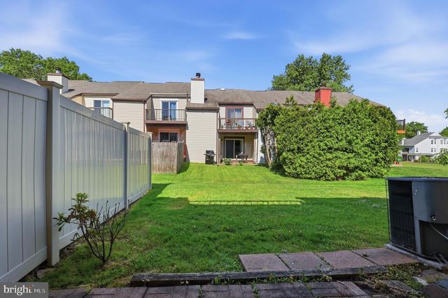 175 MONROE CT, Holland, PA 18966