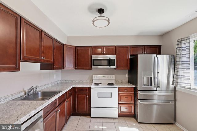 175 MONROE CT, Holland, PA 18966