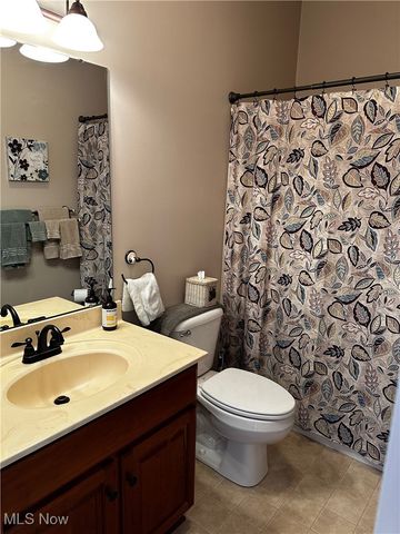 2452 Barrington Way 424, Wooster, OH 44691