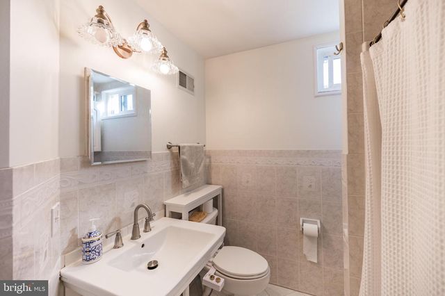 2978 E THOMPSON ST, Philadelphia, PA 19134