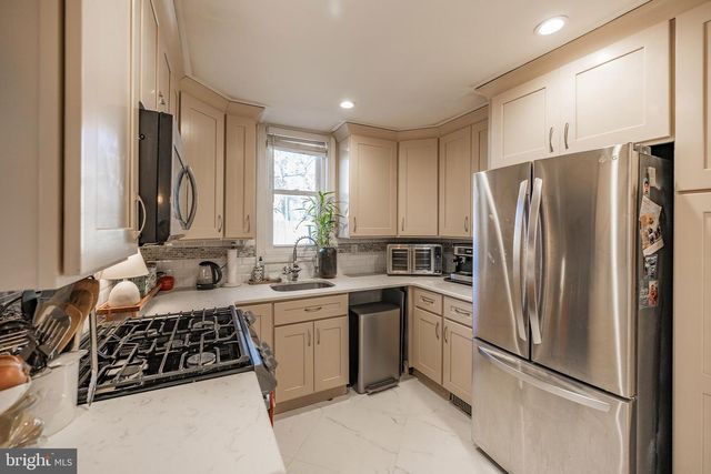 2978 E THOMPSON ST, Philadelphia, PA 19134