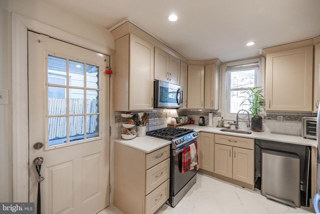 2978 E THOMPSON ST, Philadelphia, PA 19134