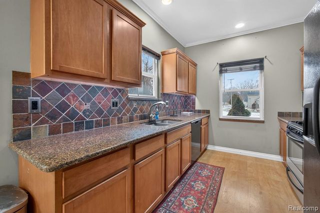 9399 Oakdale Street, Clay, MI 48001