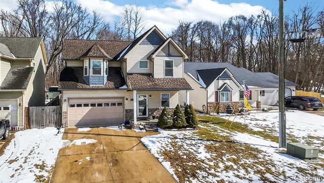 9399 Oakdale Street, Clay, MI 48001