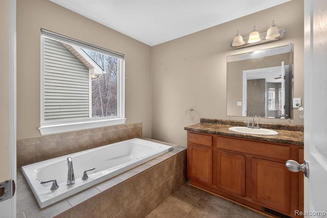 9399 Oakdale Street, Clay, MI 48001