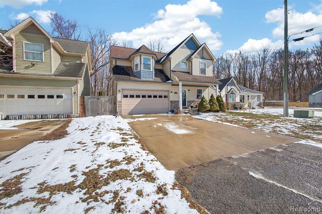 9399 Oakdale Street, Clay, MI 48001