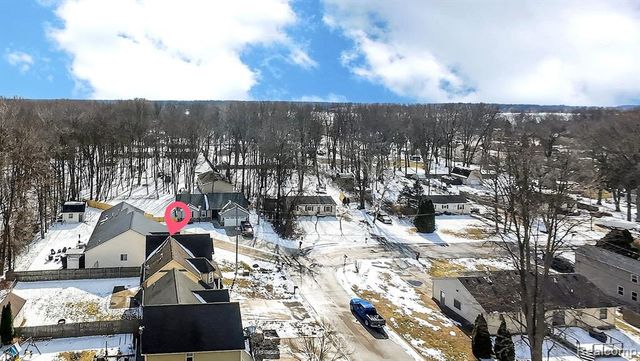 9399 Oakdale Street, Clay, MI 48001