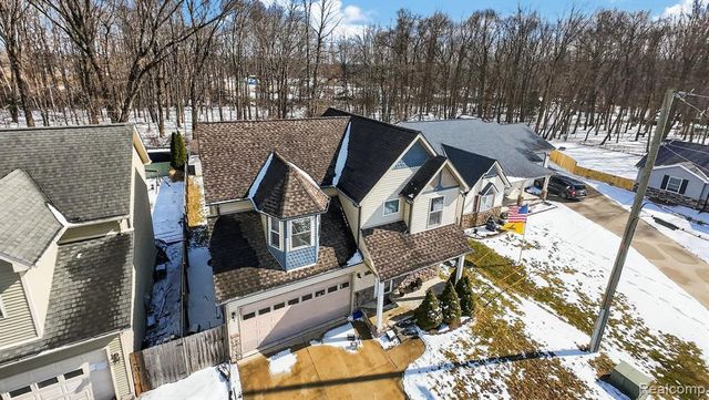 9399 Oakdale Street, Clay, MI 48001