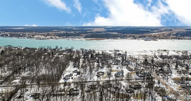 9399 Oakdale Street, Clay, MI 48001