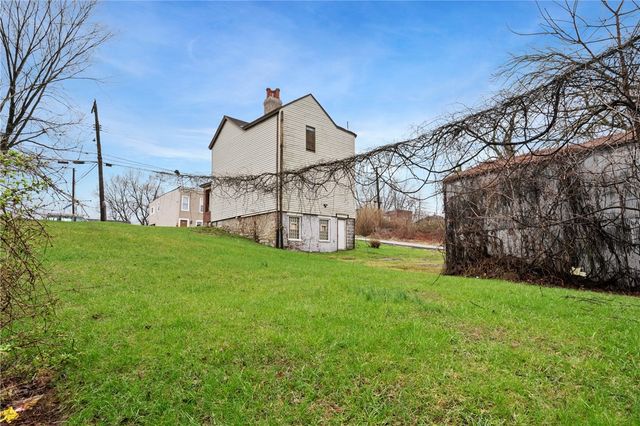 5149 Hillcrest St, Garfield, PA 15224