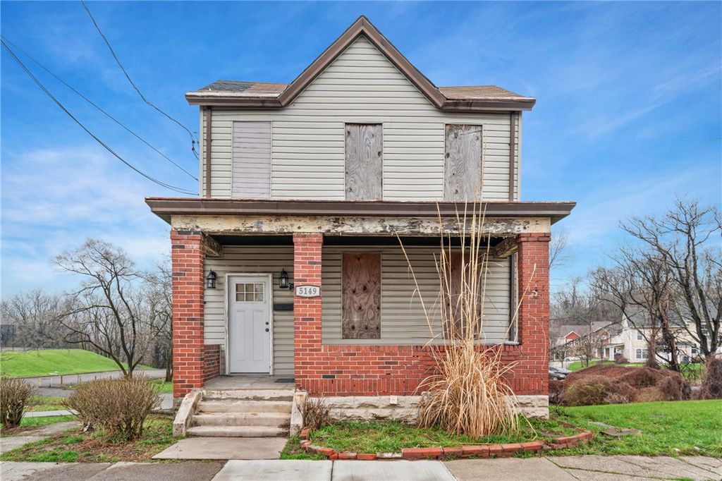 5149 Hillcrest St, Garfield, PA 15224