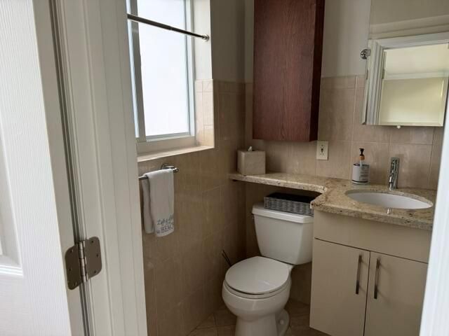 223 S FEDERAL Highway 17, Dania Beach, FL 33004