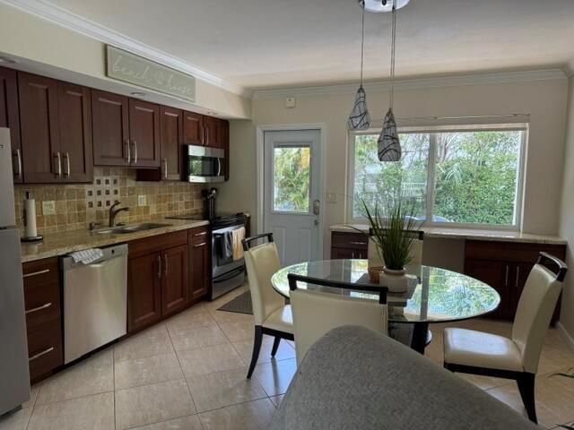 223 S FEDERAL Highway 17, Dania Beach, FL 33004