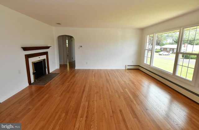 437 BEECHCROFT RD, Winchester, VA 22601