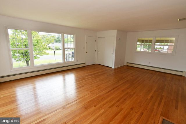 437 BEECHCROFT RD, Winchester, VA 22601
