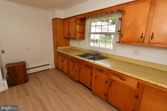 437 BEECHCROFT RD, Winchester, VA 22601