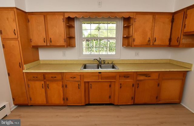 437 BEECHCROFT RD, Winchester, VA 22601
