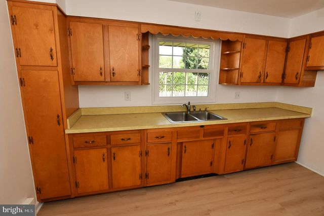 437 BEECHCROFT RD, Winchester, VA 22601