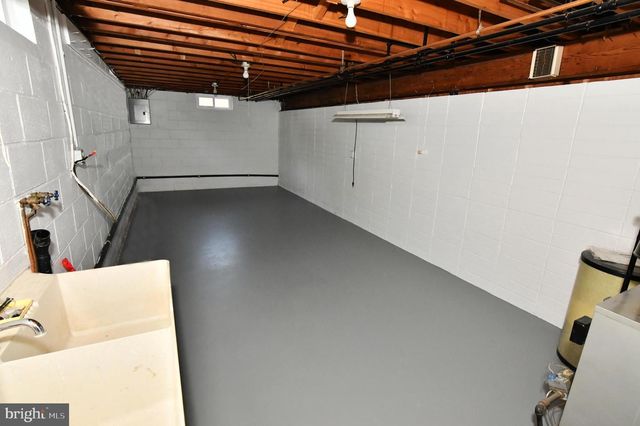 437 BEECHCROFT RD, Winchester, VA 22601