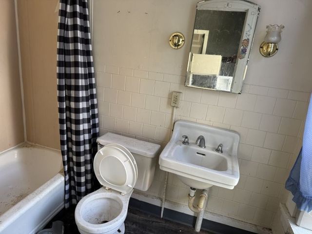 141 Pine Street, Lockport City, NY 14094