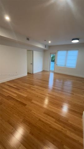 960 Bay Dr 910, Miami Beach, FL 33141