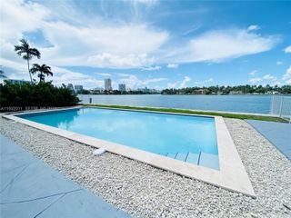 960 Bay Dr 910, Miami Beach, FL 33141