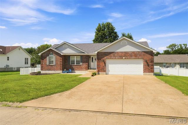 507 Cobblestone Court, Farmington, MO 63640