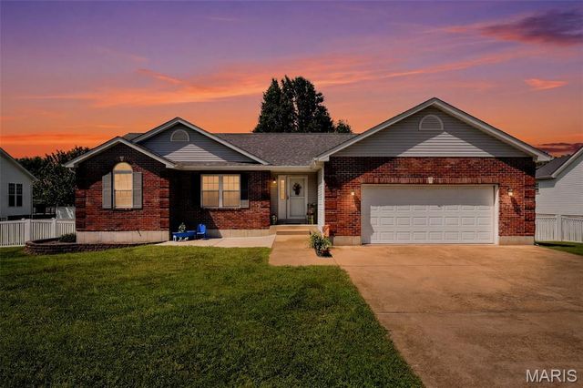 507 Cobblestone Court, Farmington, MO 63640