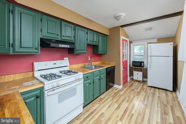 1431 LAFAYETTE AVE, West Deptford, NJ 08096