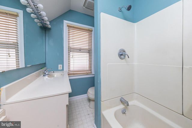 1431 LAFAYETTE AVE, West Deptford, NJ 08096