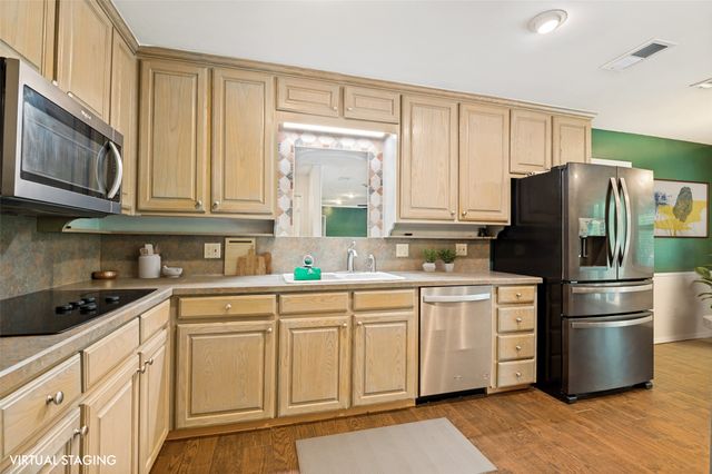 2215 W Sanford Street, Arlington, TX 76012