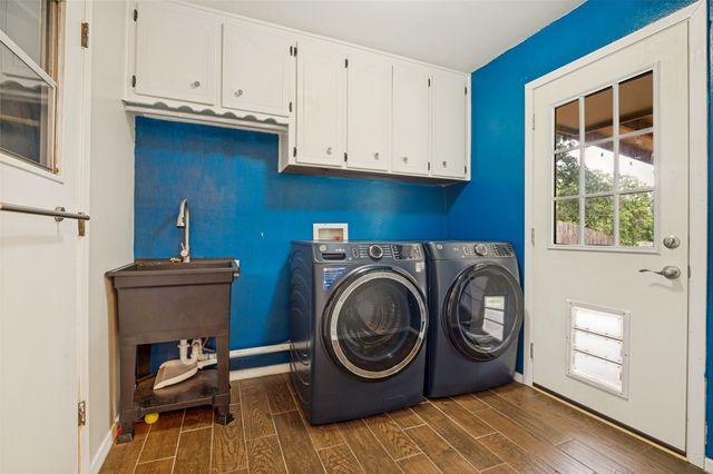 2215 W Sanford Street, Arlington, TX 76012