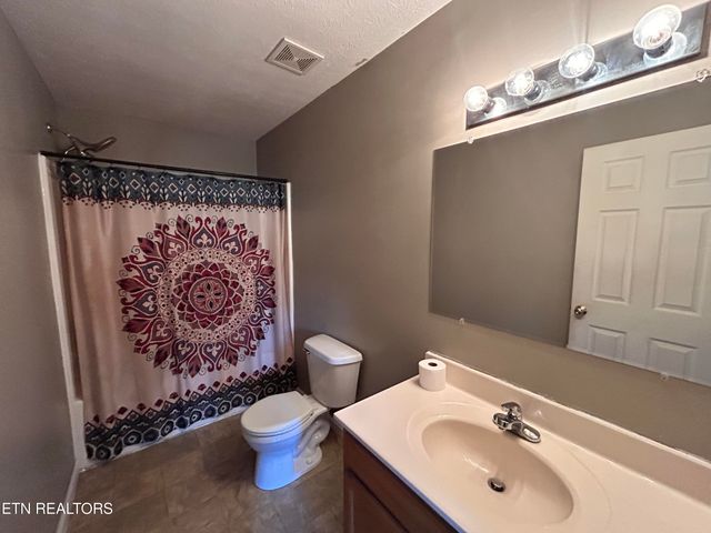 1013 Highway 61, Blaine, TN 37709