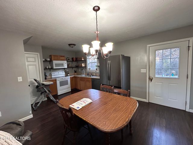 1013 Highway 61, Blaine, TN 37709