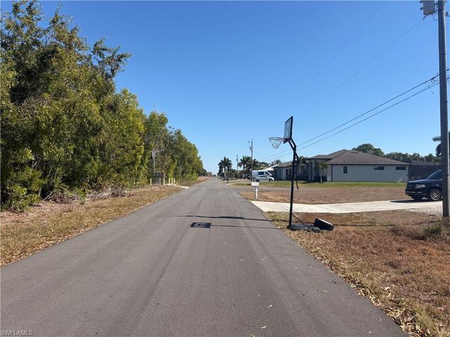 2818 Miracle PKWY, Cape Coral, FL 33914