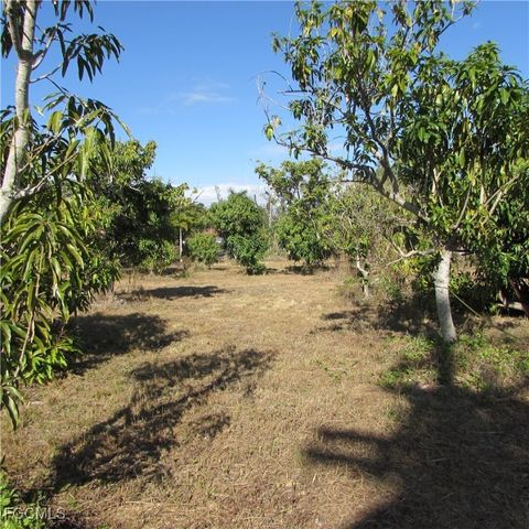 8390 Stringfellow RD, St James City, FL 33956